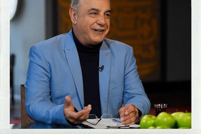 تعریف زیبای رشید کاکاوند از عشق با شعری ماندگار از صادق سرمد: «من از آن یکی گزیدم…» /   عاشقی یعنی یکی شدن