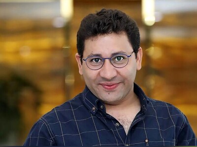 (ویدئو) استندآپ کمدی سروش جمشیدی در برنامه «دورهمی» / طرز تهیۀ غذای دانشجویی با استخون و ناخن پای مرغ😂😂