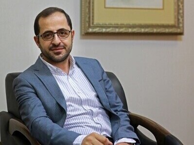 گلچینی از شعرخوانی با احساس فاضل نظری؛ به هر دل بستنم عمری پشیمانی بدهکارم، نباید دل به هر کس بست؛ اما دوستت دارم... / باید یه عاشق سینه سوختی باشی تا این چند بیت رو درک کنی!