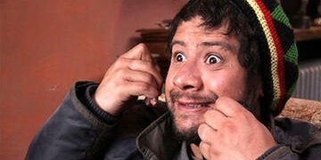 (ویدیو) سطح ترجمه انگلیسی به فارسی من و دوستام بعد 10 ترم کلاس زبان/ فقط قیافه علی صادقی که هنگ کرده 😂