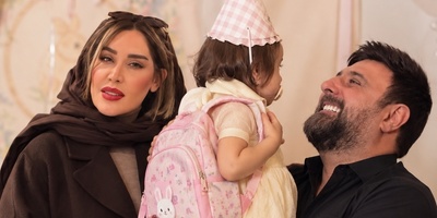 ویدئو | باورکردنی نیست فسقلی سارا منجزی‌پور و محمد علیزاده مدرسه‌ای شده! اولین روز مدرسه با کوله‌پشتی کوچولو و تیپ بامزه!