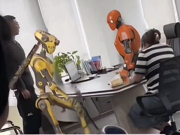 ویدیو/ چه می‌کنه این هوش مصنوعی... جنگ و دعوای چینی‌ها با فیلتر ربات بی‌اعصاب/ خدایی عالی شده اگر اون سوتی رم نمی‌داد