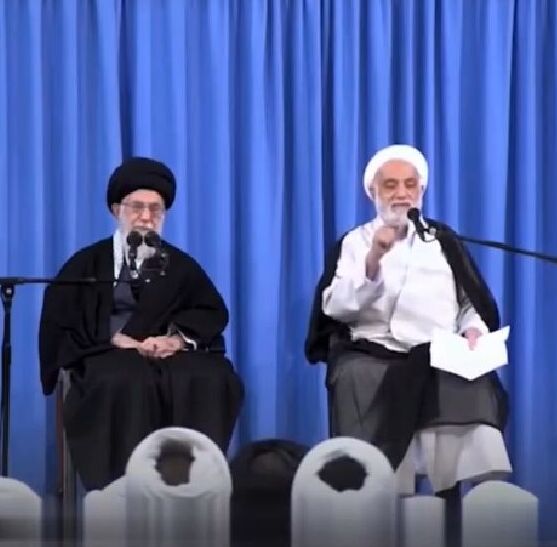 (ویدئو) تفسیر نیم دقیقه‌ای استاد قرائتی از قرآن در محضر مقام معظم رهبری/ خنده‌های شیرین رهبر انقلاب