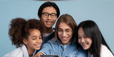 ویدئو| وقتی حرف‌های نسل Z شبیه زبان موجودات فضایی می‌شه! حضار ترکیدن از خنده 😂