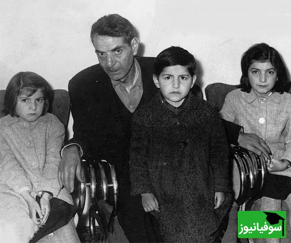 استاد شهریار در کنار فرزندانش