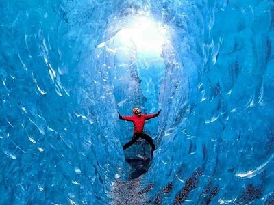 (ویدئو) غار یخی، شاهکاری از طبیعت که نفس را در سینه حبس می‌کند!