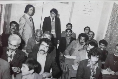 عکس عتیقه دیدنی از اولین کلاس درس بزرگسالان در ایران!