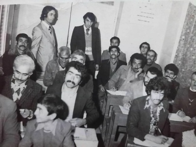 عکس عتیقه دیدنی از اولین کلاس درس بزرگسالان در ایران!