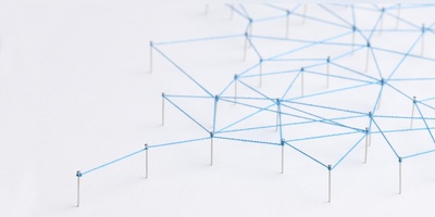 (ویدئو) معمایی که همه رو کلافه کرده: اگر این 20 نقطه رو با یک خط وصل کنی… نابغه‌ای!