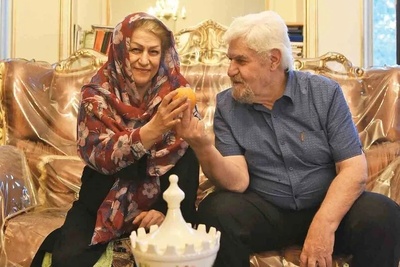 اوجِ سلیقه در عینِ سادگی؛ نگاهی به دکوراسیون منزل مرحوم عنایت بخشی که خبری از تجملات و زرق و برق نبود+ فیلم و عکس