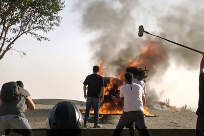 ویژه علاقه مندان به سینما/ پشت صحنه دلهره آور کوره آدم سوزی که جواد عزتی در سریال وحشی به راه انداخت+فیلم