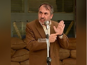سکانس فوق خنده دار بمب یک عاشقانه/ سیامک انصاری مثال بارز ناظم بی‌رحم مدرسه دهه شصتی ها😂 +ویدیو